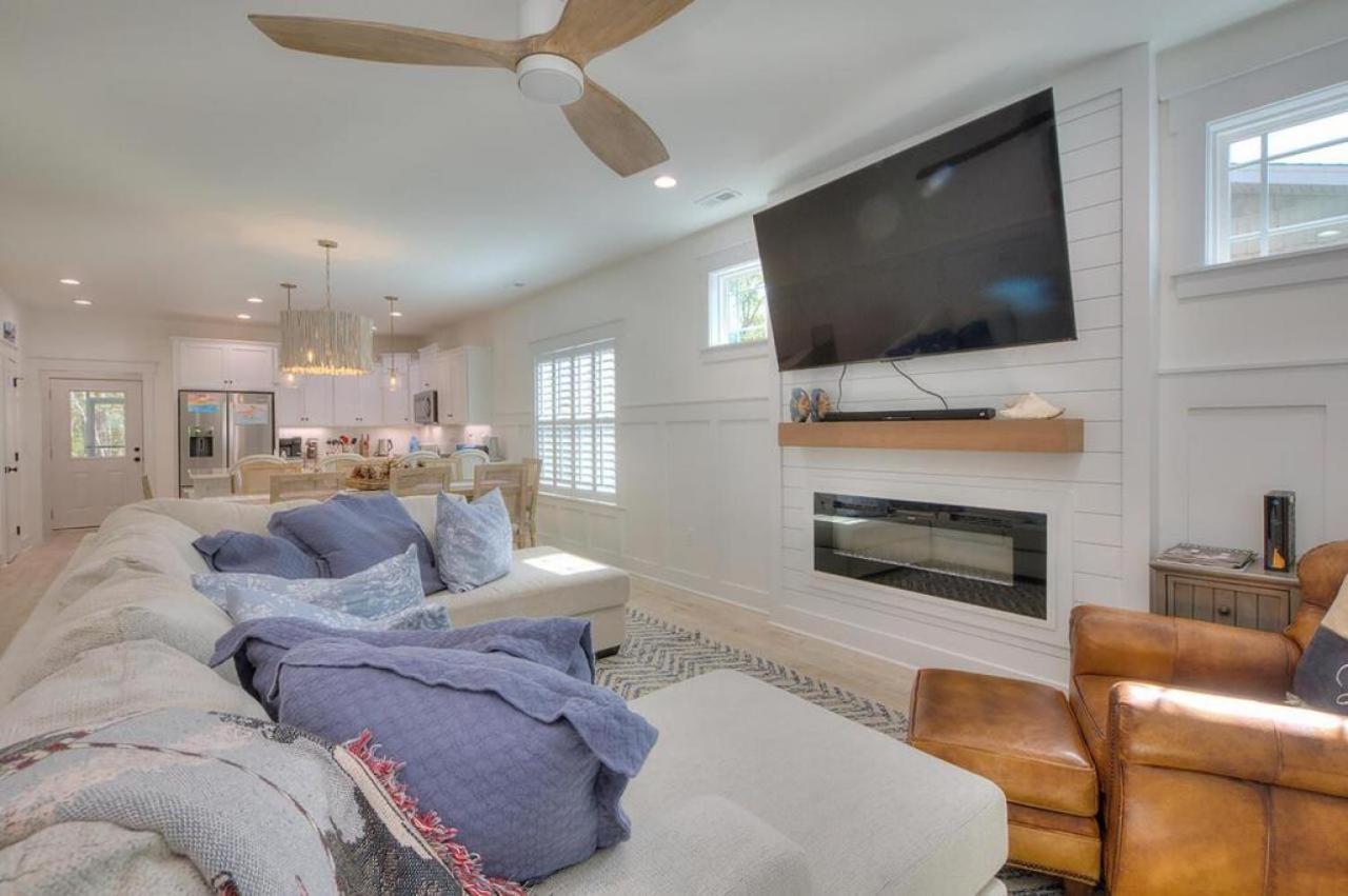 Redneck Ritz Villa Oak Island Ngoại thất bức ảnh