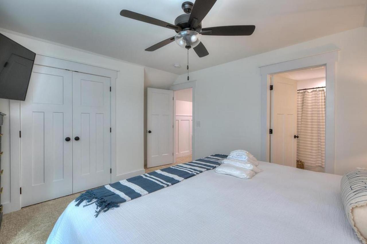 Redneck Ritz Villa Oak Island Ngoại thất bức ảnh