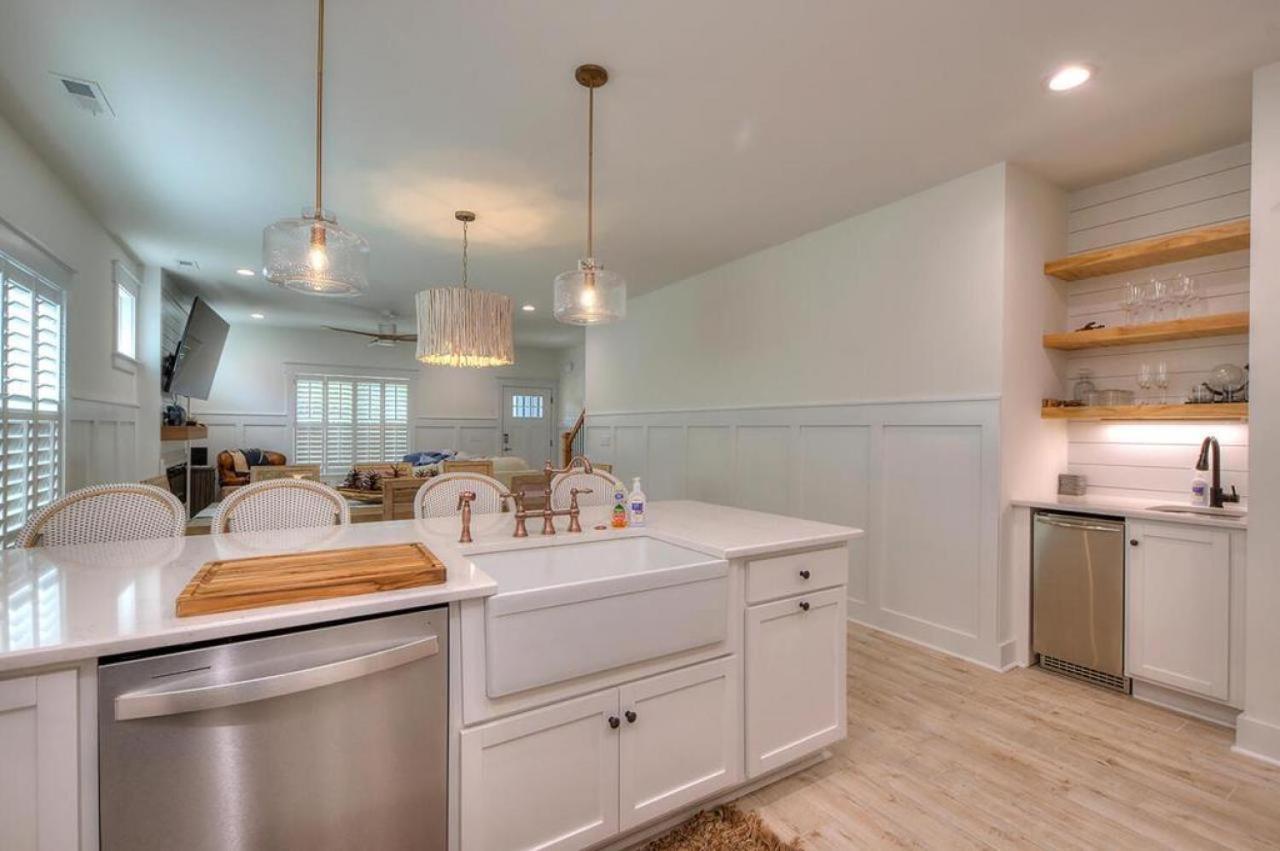 Redneck Ritz Villa Oak Island Ngoại thất bức ảnh