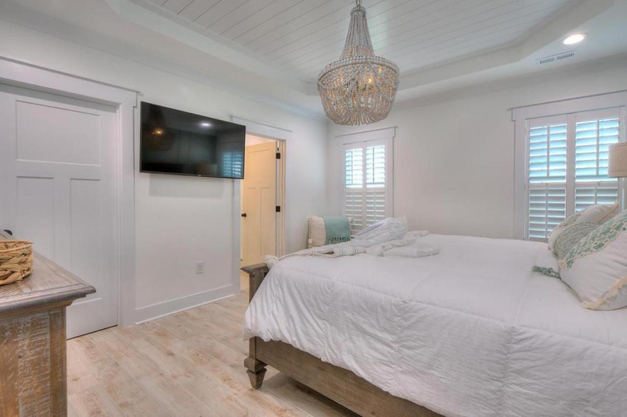 Redneck Ritz Villa Oak Island Ngoại thất bức ảnh