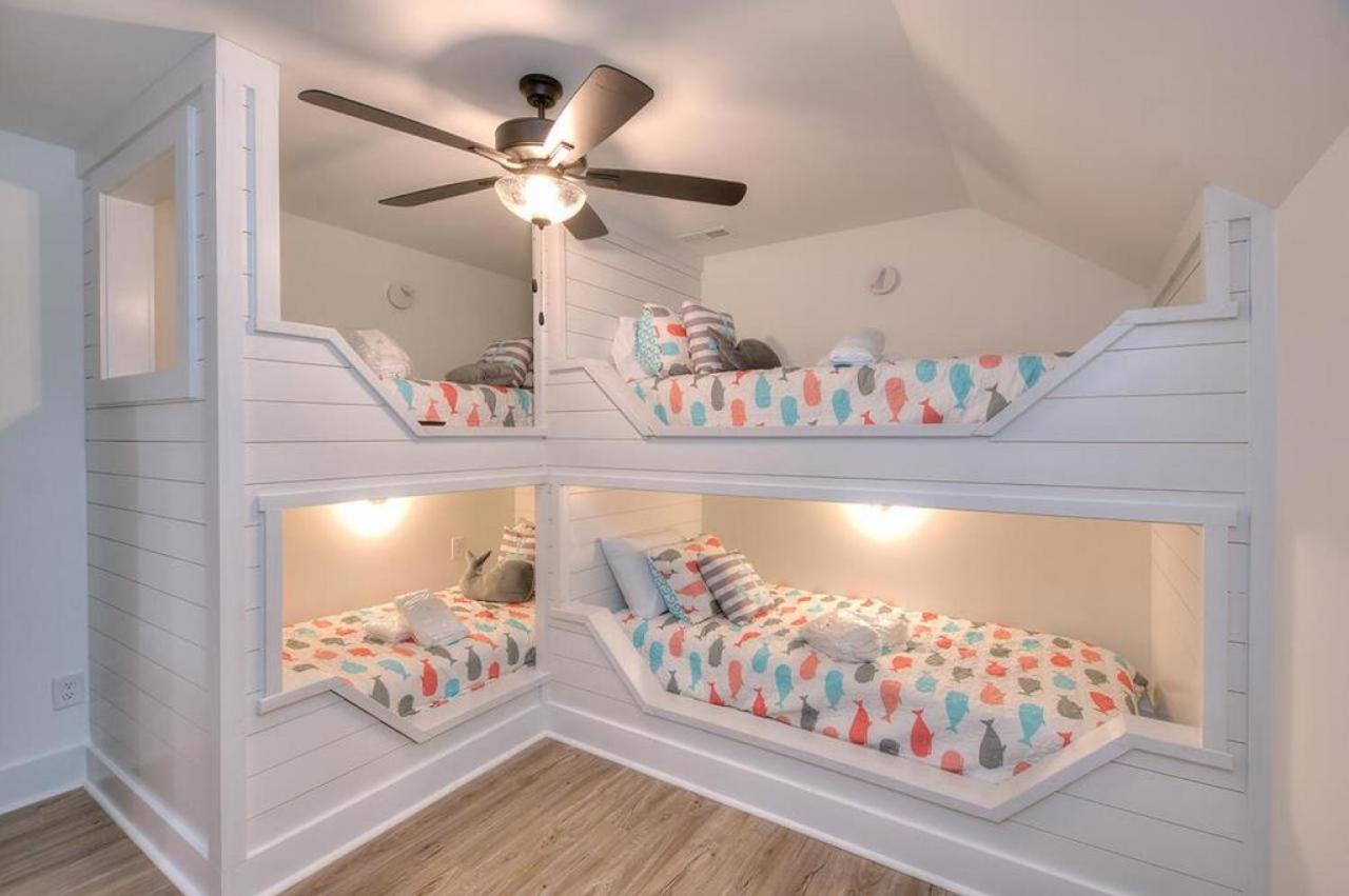 Redneck Ritz Villa Oak Island Ngoại thất bức ảnh