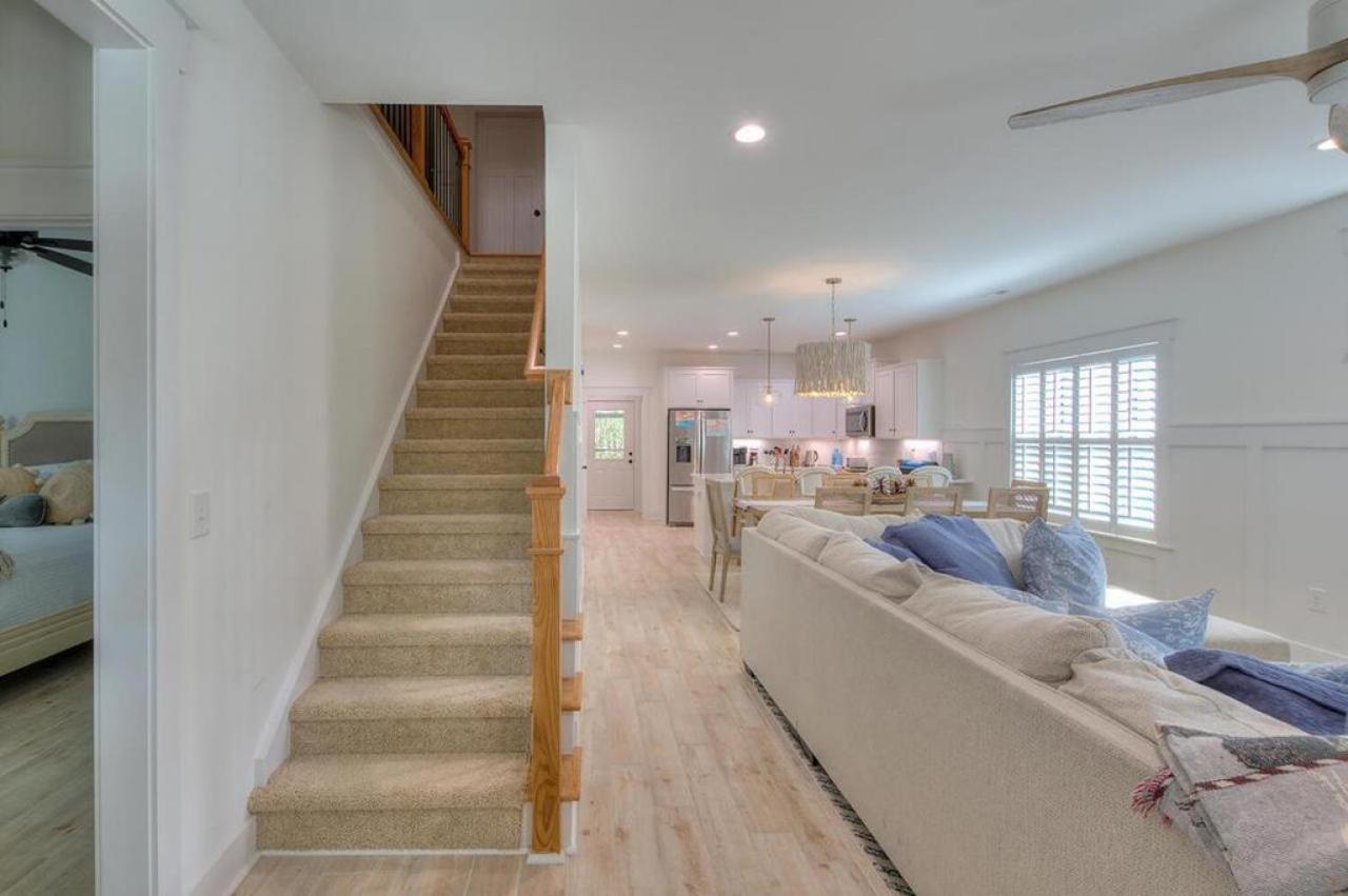 Redneck Ritz Villa Oak Island Ngoại thất bức ảnh